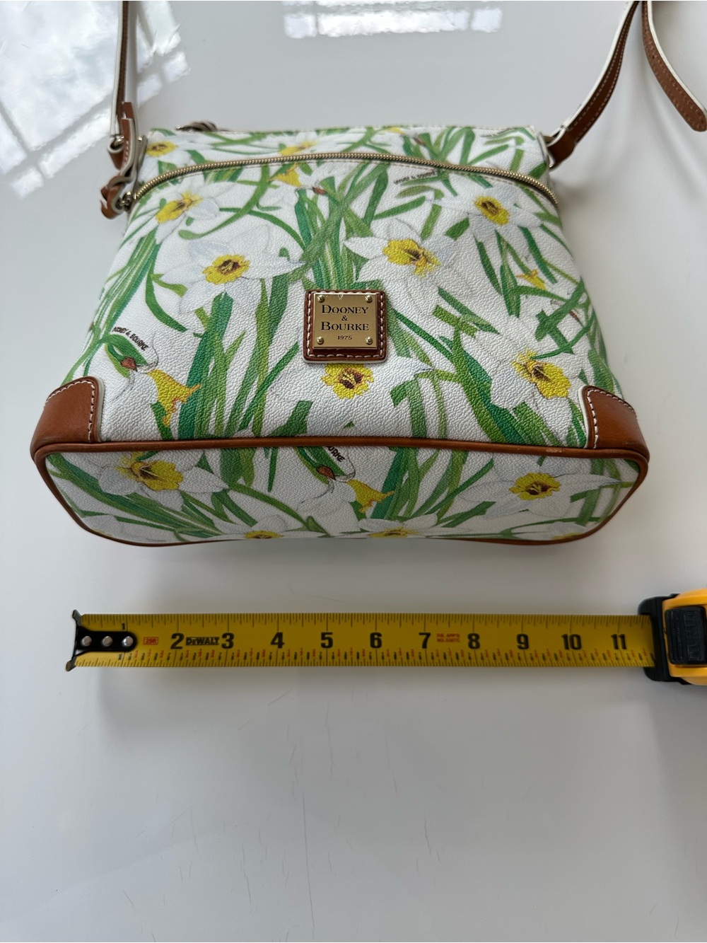 Dooney & Bourke Daffodil Becca Shoulder Bag White Floral Leather Trim J9856886 - Picture 15 of 16